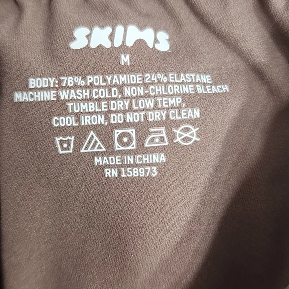 SKIMS Fits Everybody Leggings in Umber/ MEDIUM/NWT - Picture 9 of 9